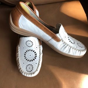 Dorndorf laser cut leather moccasin